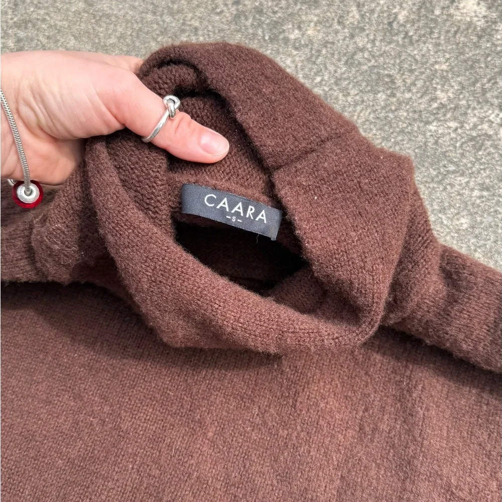 CAARA Zora Merino Wool Turtleneck Sweater Brown Size S – Cozy Luxe Basic